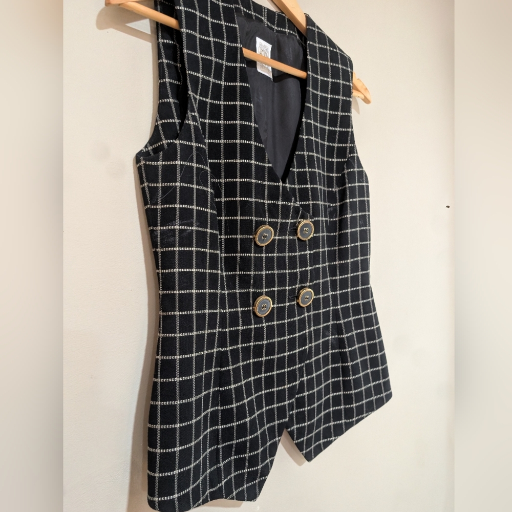 Studio 0001 Vest - Picture 2 of 6